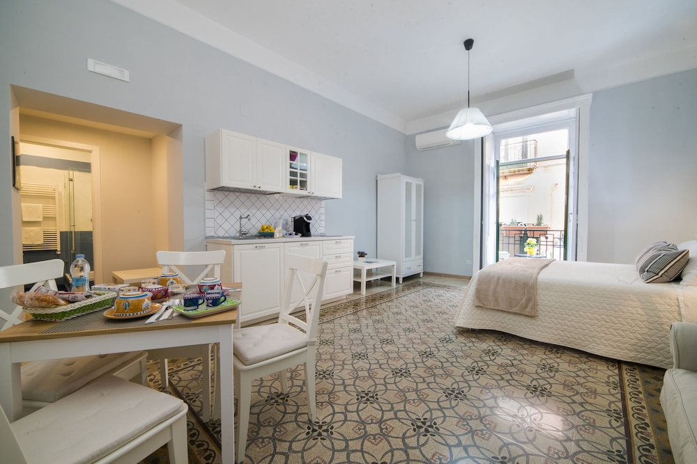Deluxe Quadruple Room, City View photo 3