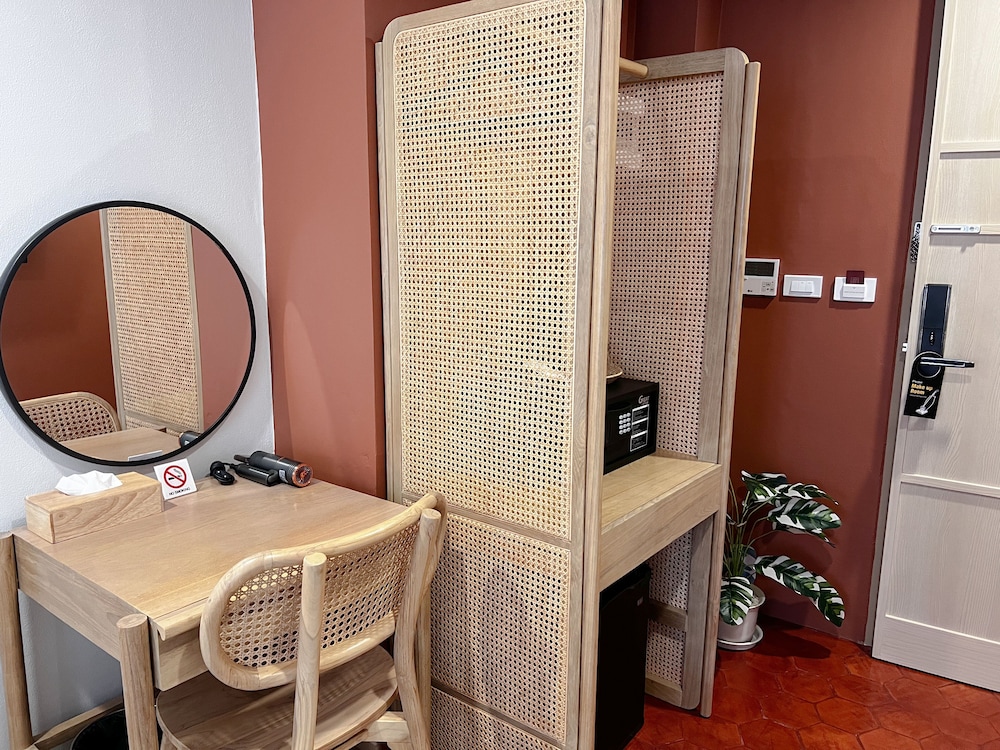 Business Single Room, 1 Queen Bed, Non Smoking photo 2