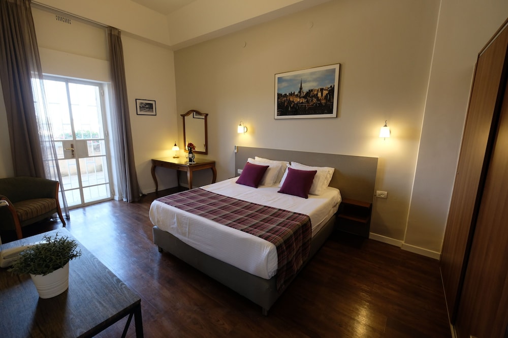 Suite, Balcony, City View