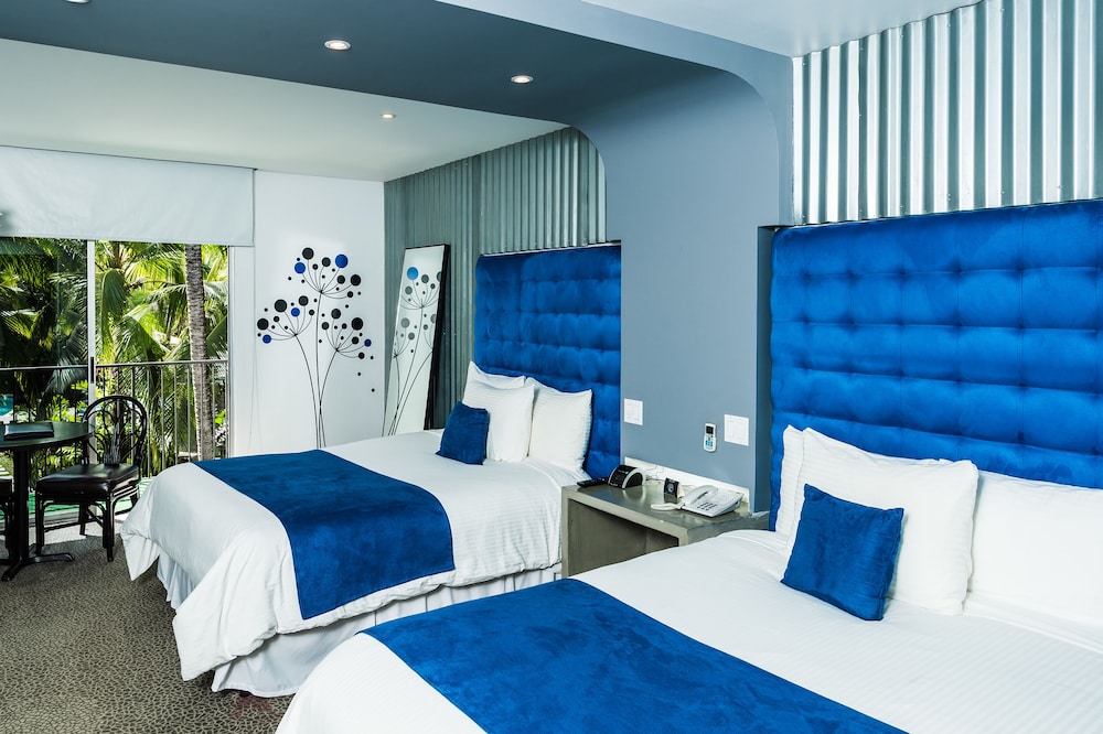 Room, 2 Double Beds, Pool Access, Pool View - Photo 1