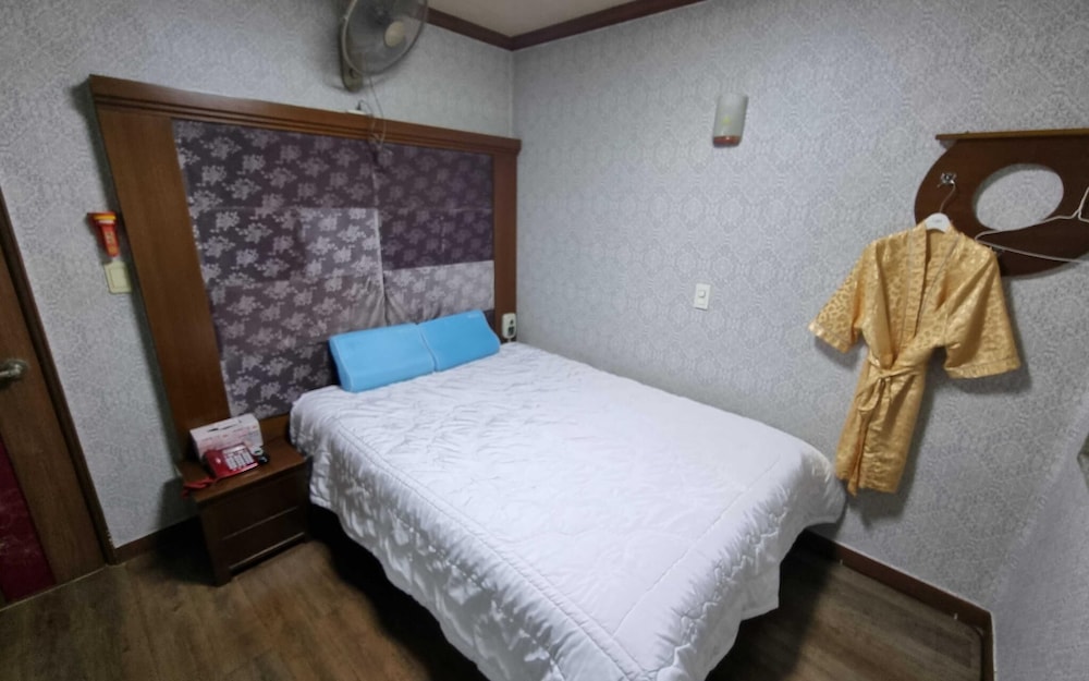 Room (Standard Room)