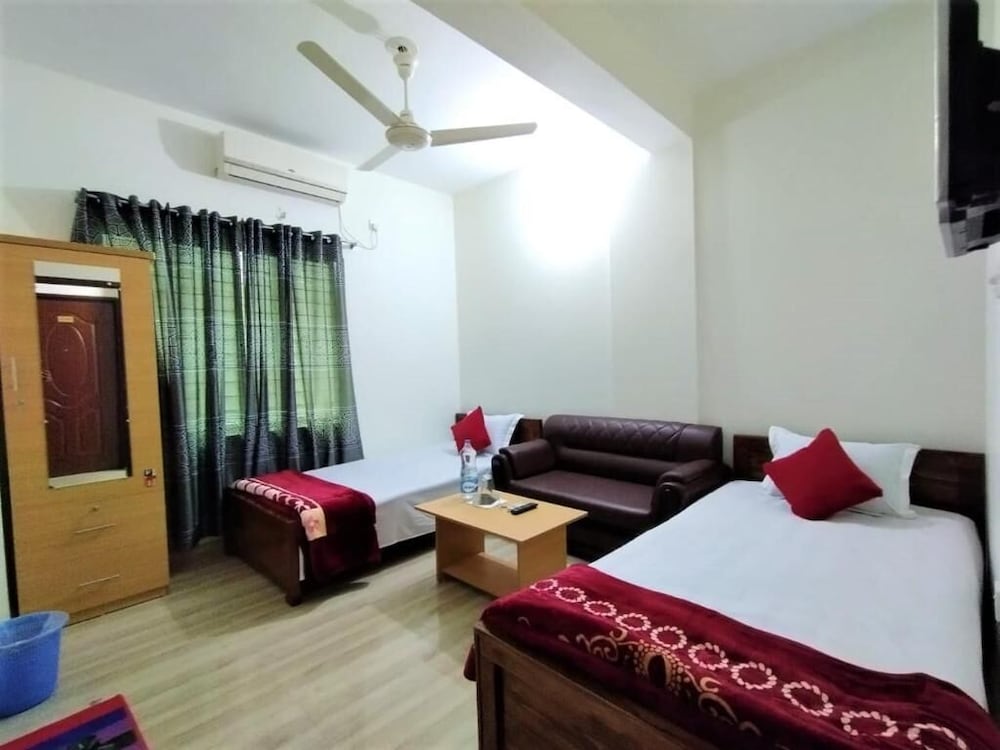 Royal Triple Room photo 1
