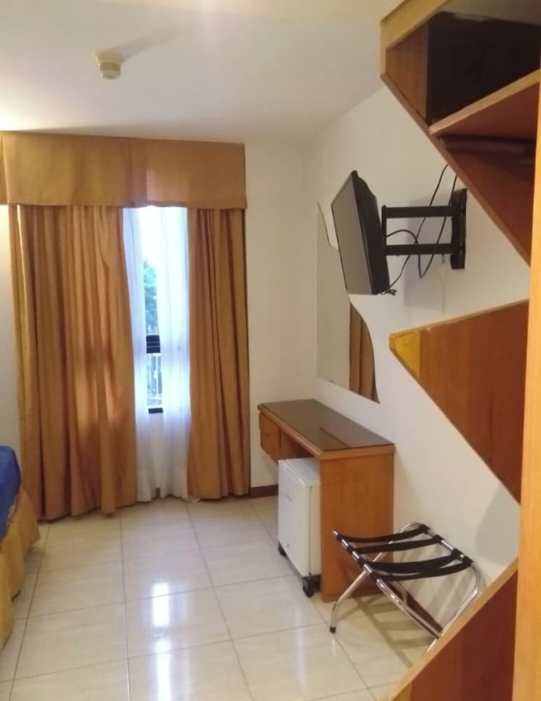 Standard Quadruple Room, City View photo 2