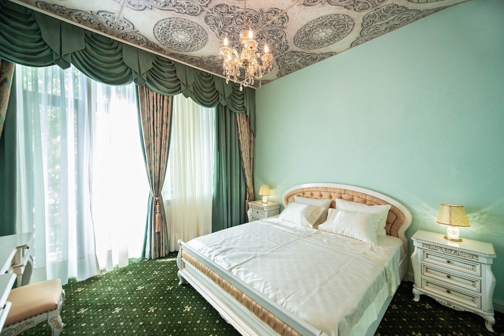Luxury Apartment, 1 King Bed, Sauna, City View