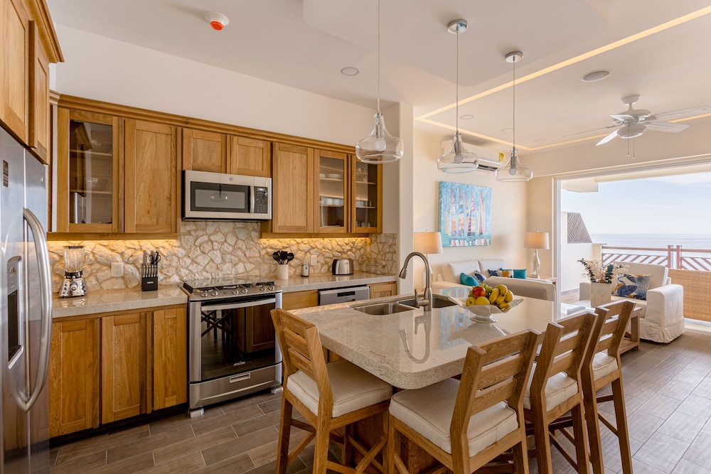 Room, 1 Bedroom, Oceanfront (New Build) photo 3