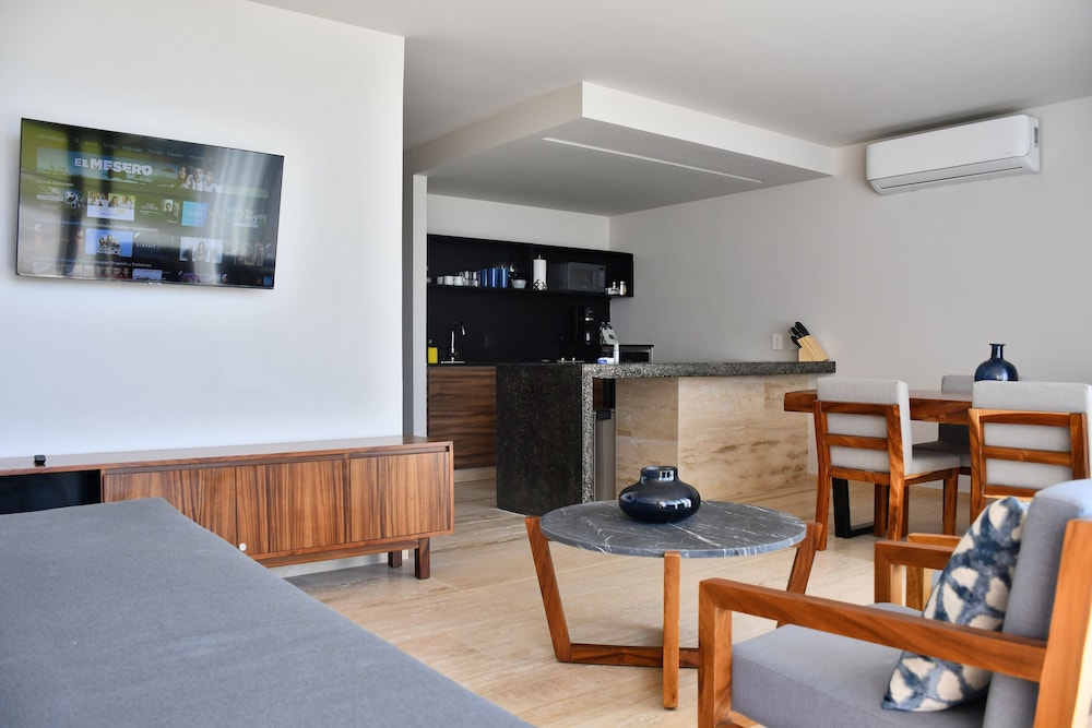 Deluxe Apartment, 1 Bedroom, Balcony, City View