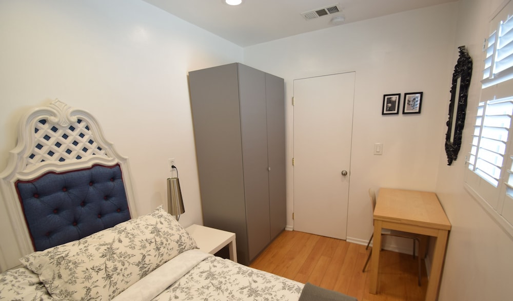 Classic Apartment photo 2