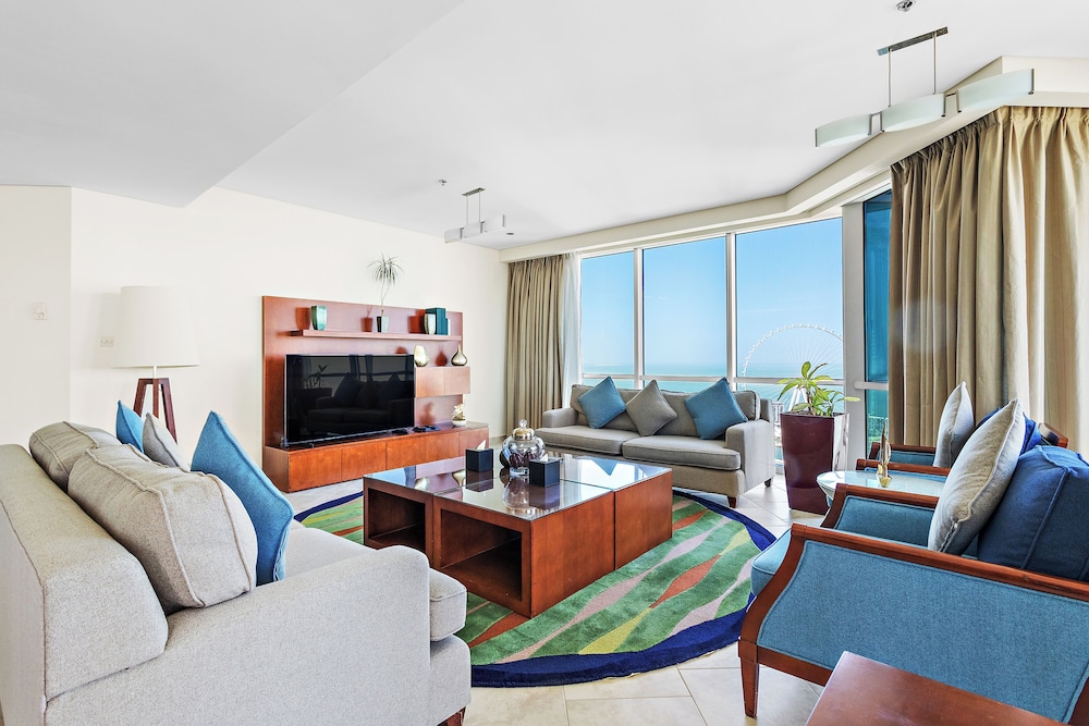 Superior Four-Bedroom Suite Sea View photo 3