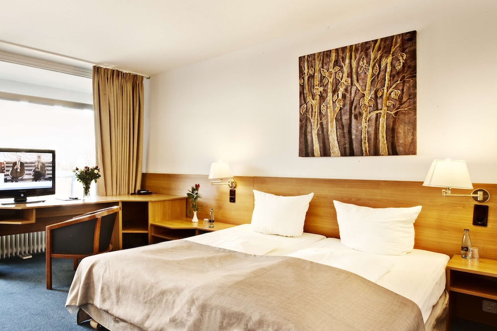 Standard Room, 1 Double Bed, Balcony photo 2