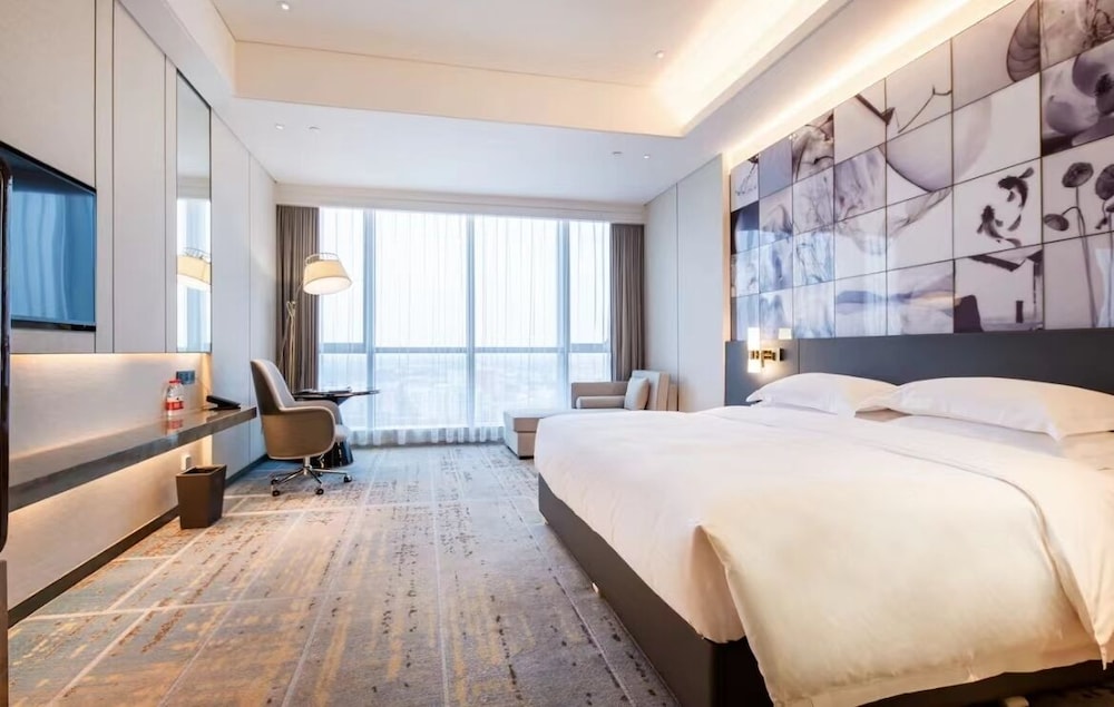 Superior Room, 1 King Bed, Non Smoking photo 3
