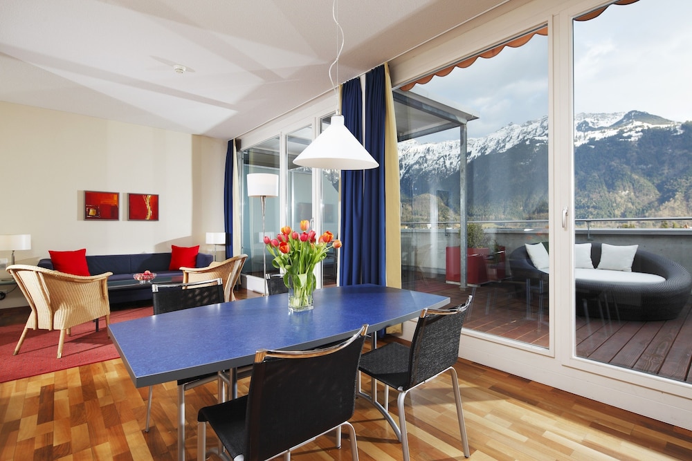 Deluxe Studio, 2 Twin Beds, Balcony