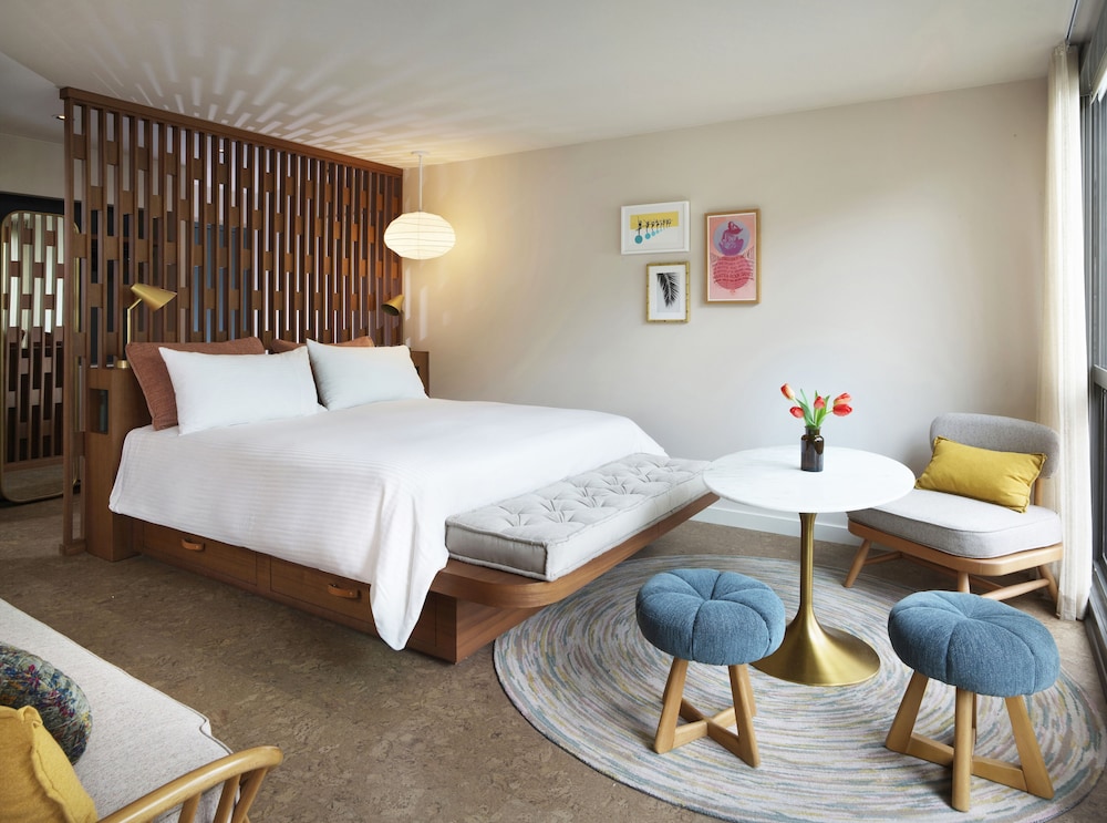 Deluxe Room, Multiple Beds