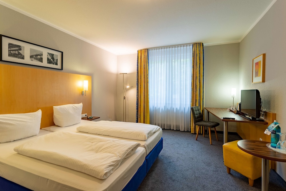 Superior Room, 1 Double Bed (Quiet Location) photo 2