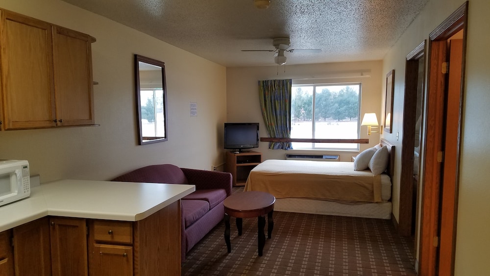 Presidential Suite, 2 Bedrooms, Kitchenette photo 3