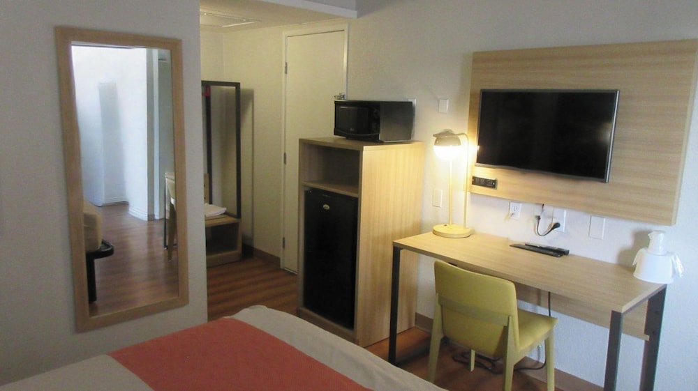 Room, 1 Queen Bed, Accessible, Non Smoking - Photo 1