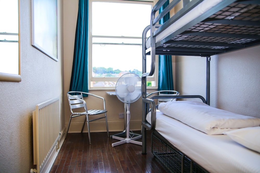 Private 2 Bunk Room, Shared Bathroom photo 1