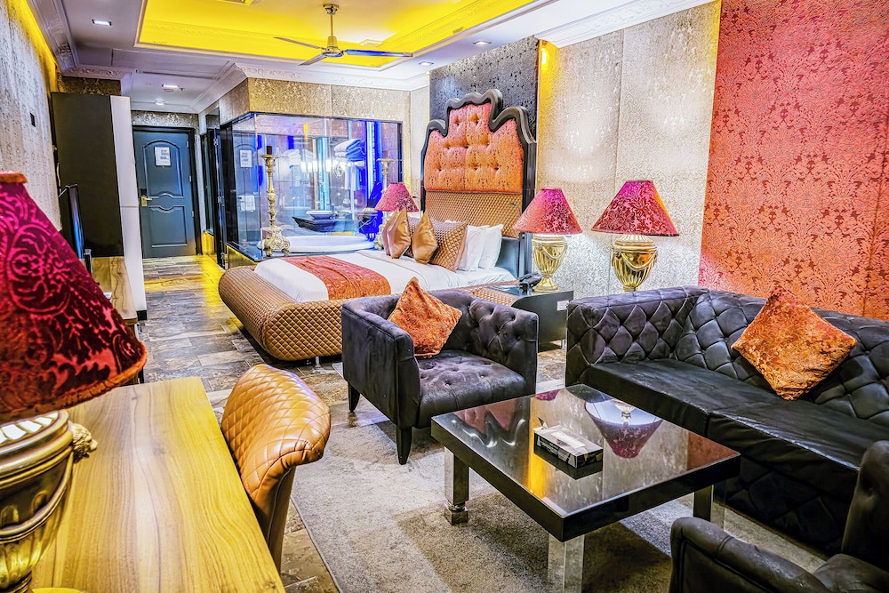 New Millennium Standard Suite - Photo 3