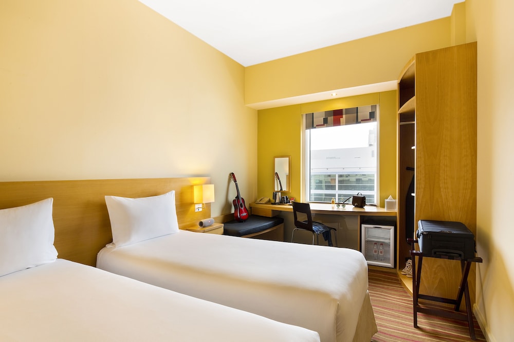 Standard Room, 2 Twin Beds photo 3