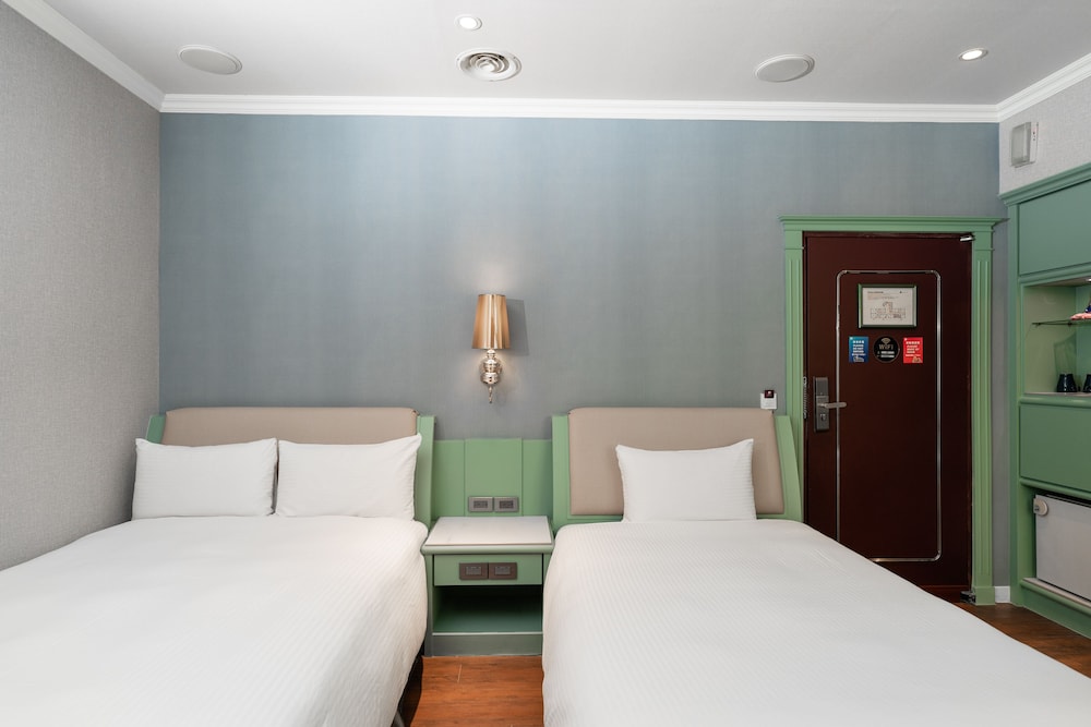 Family Triple Room, Multiple Beds (2021 renovated) photo 2