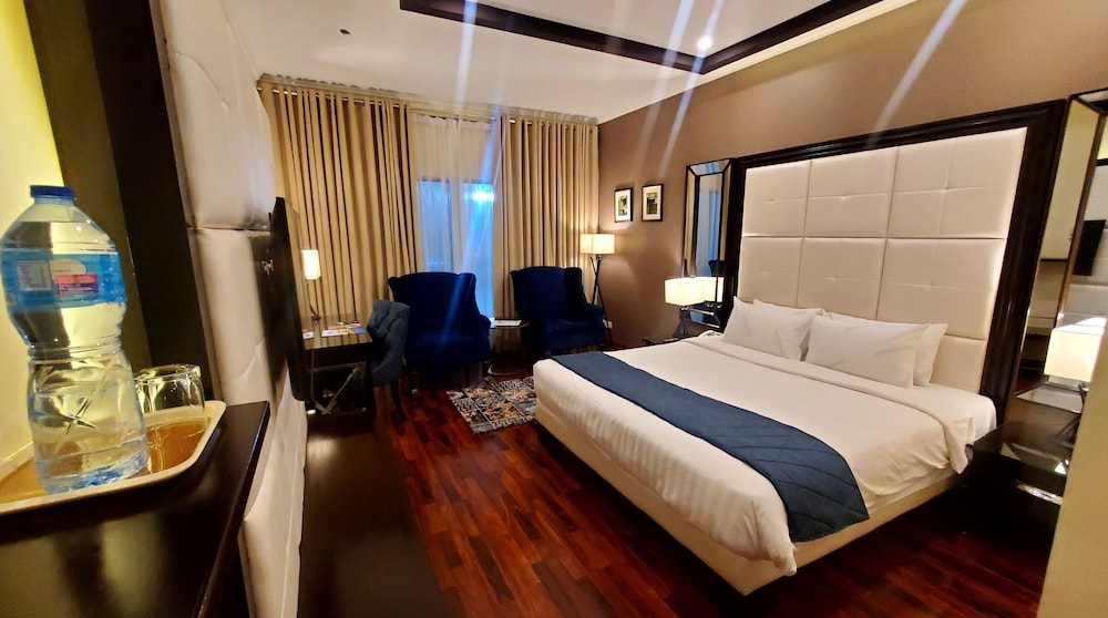 Deluxe Double or Twin Room