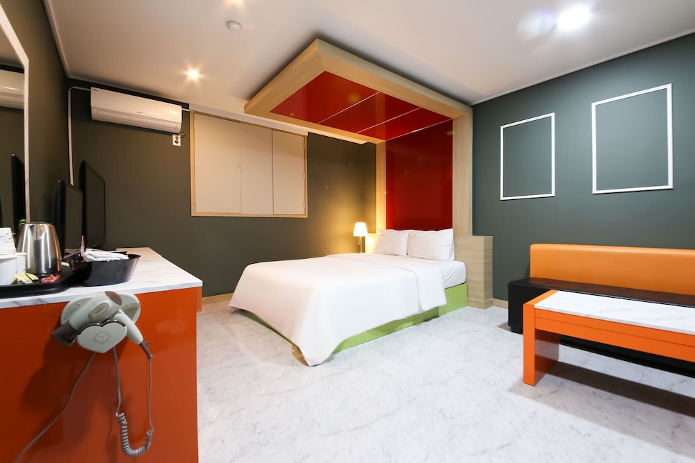 Standard Room - Photo 1