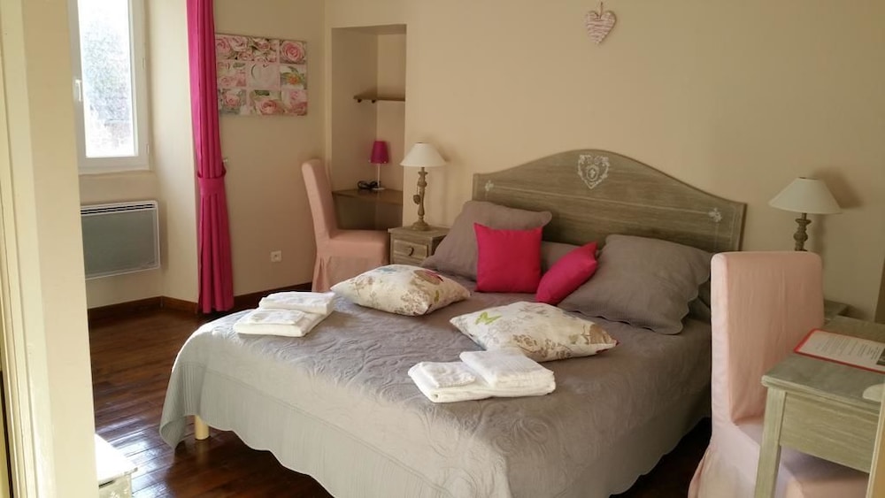 Romantic Room, 1 Queen Bed, Non Smoking, City View photo 1