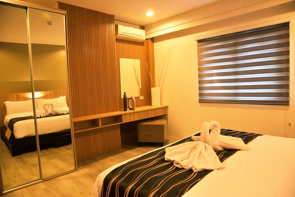 One Bedroom Suite Deluxe photo 2