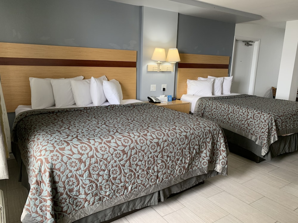 Basic Room, Multiple Beds, Ocean View - Photo 1