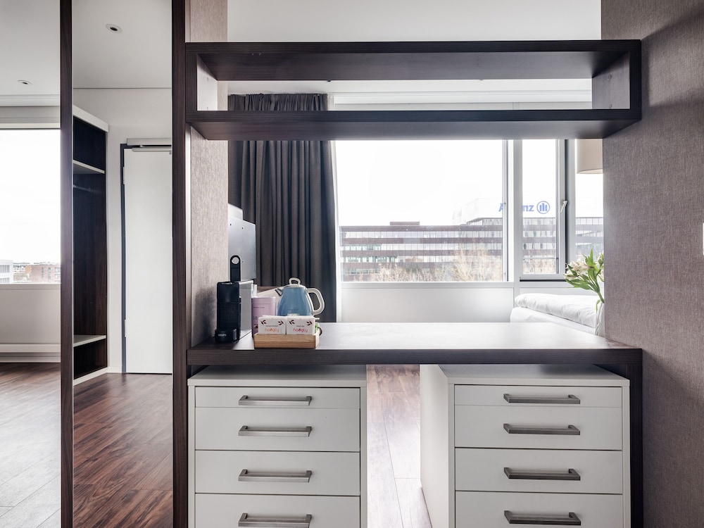 XL Studio, Kitchenette - Accessible photo 3