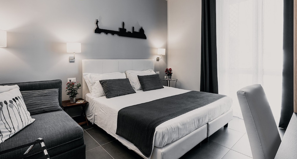 Comfort Triple Room, 1 King Bed with Sofa bed, Balcony photo 1