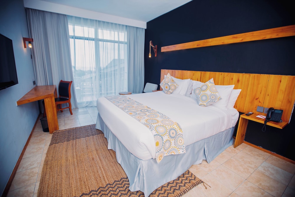 Standard Room, Courtyard View - Photo 3