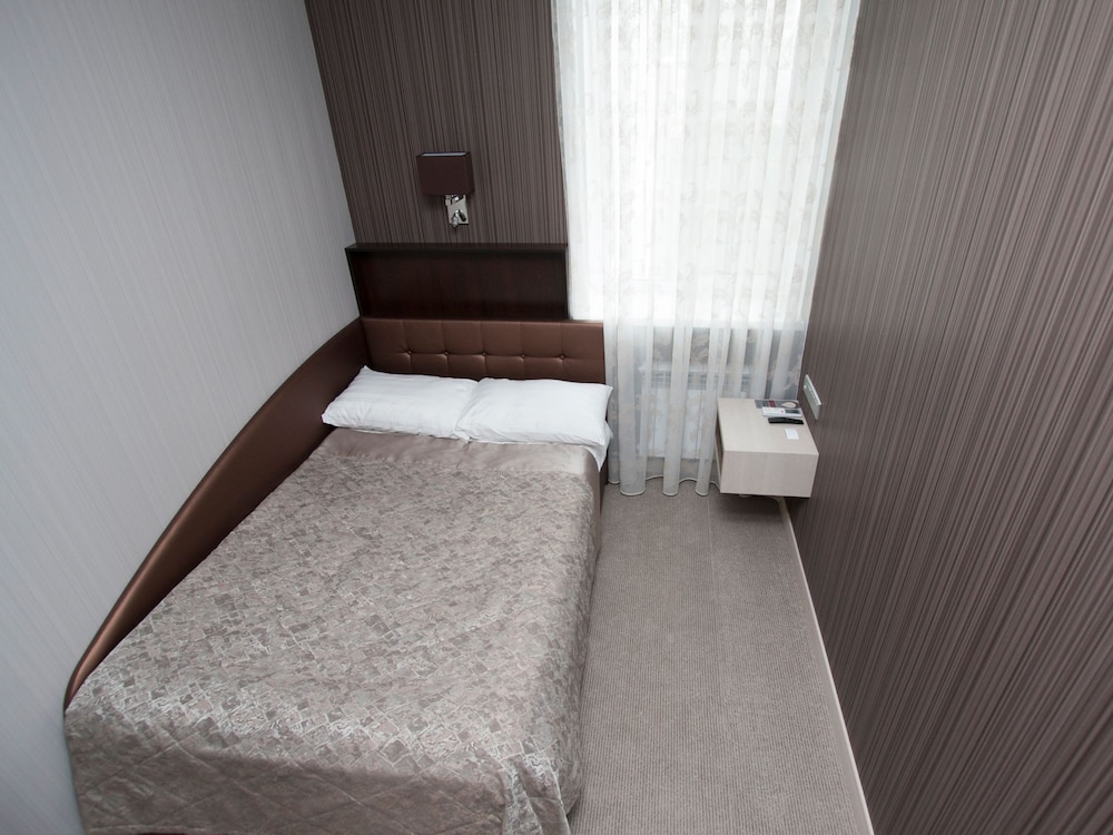 Standard Double Room (10)