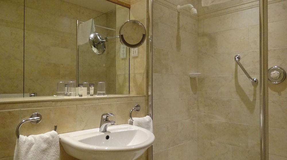 Double or Twin Room, Non Smoking - Photo 9