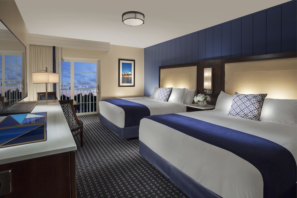 Premium Room, 2 Queen Beds - Photo 1