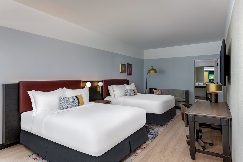 Suite, 2 Queen Beds, Accessible Bathtub (Mobility) - Photo 4