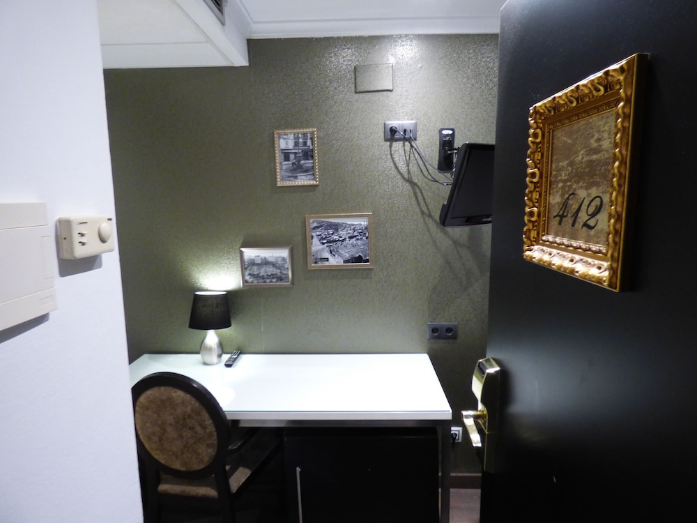 Basic Single Room photo 3