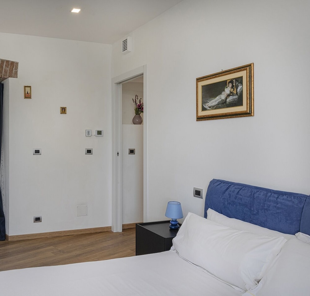 Basic Apartment, Sea View photo 1