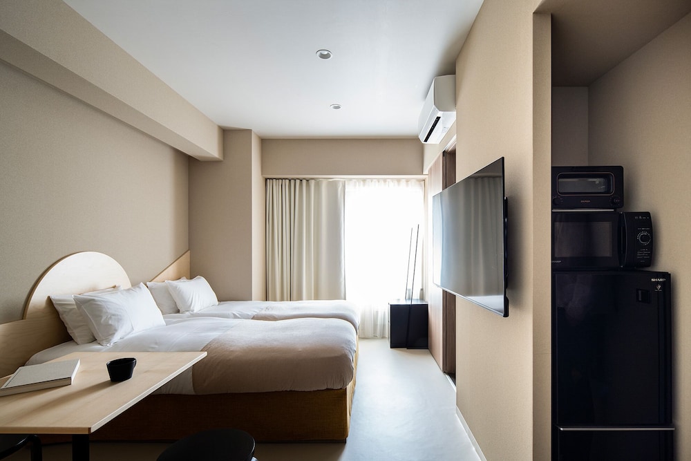 Base Studio Apartment photo 2