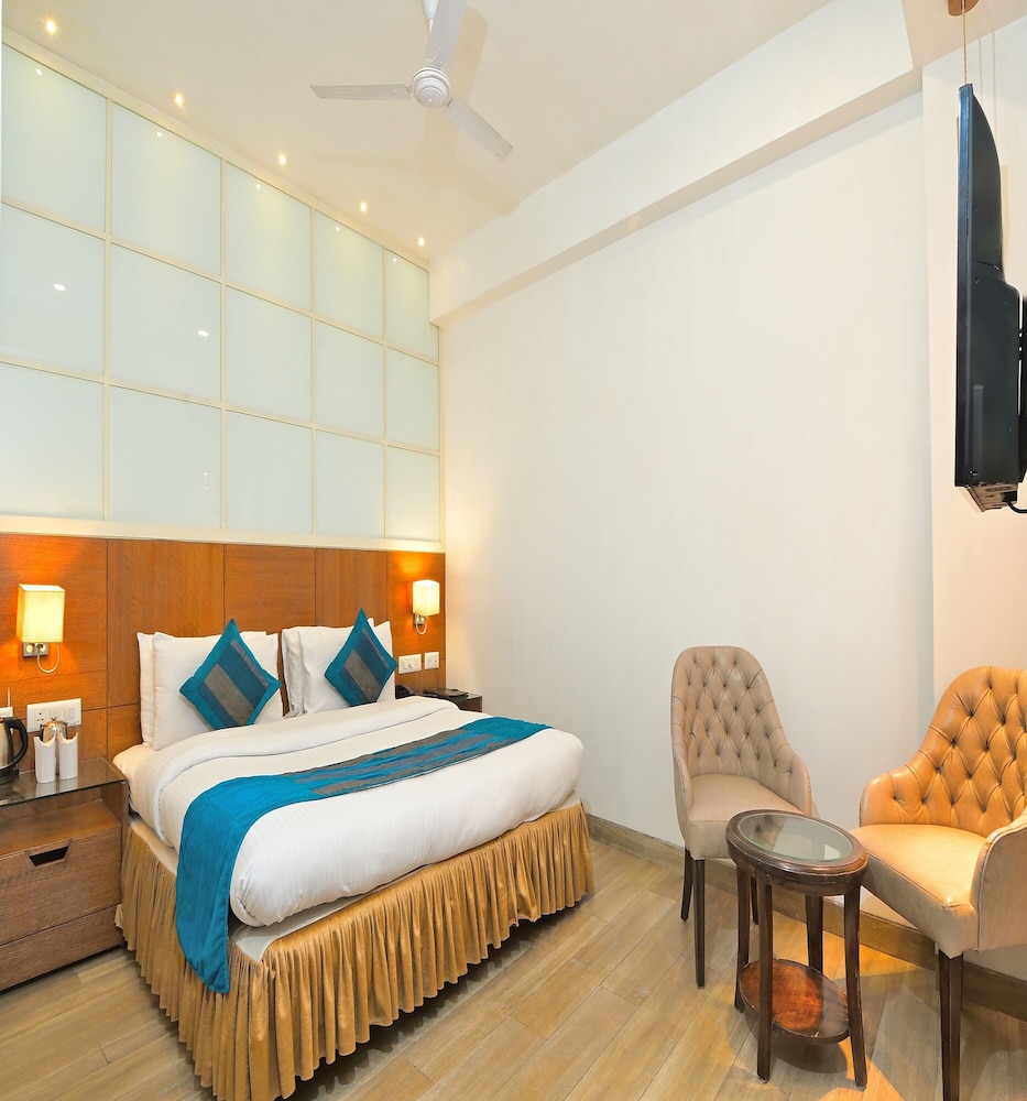 Executive Room - Photo 1