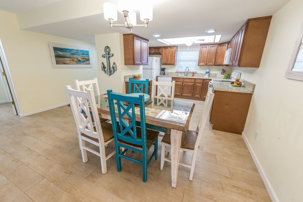 Condo, 2 Bedrooms, Ground Floor photo 2