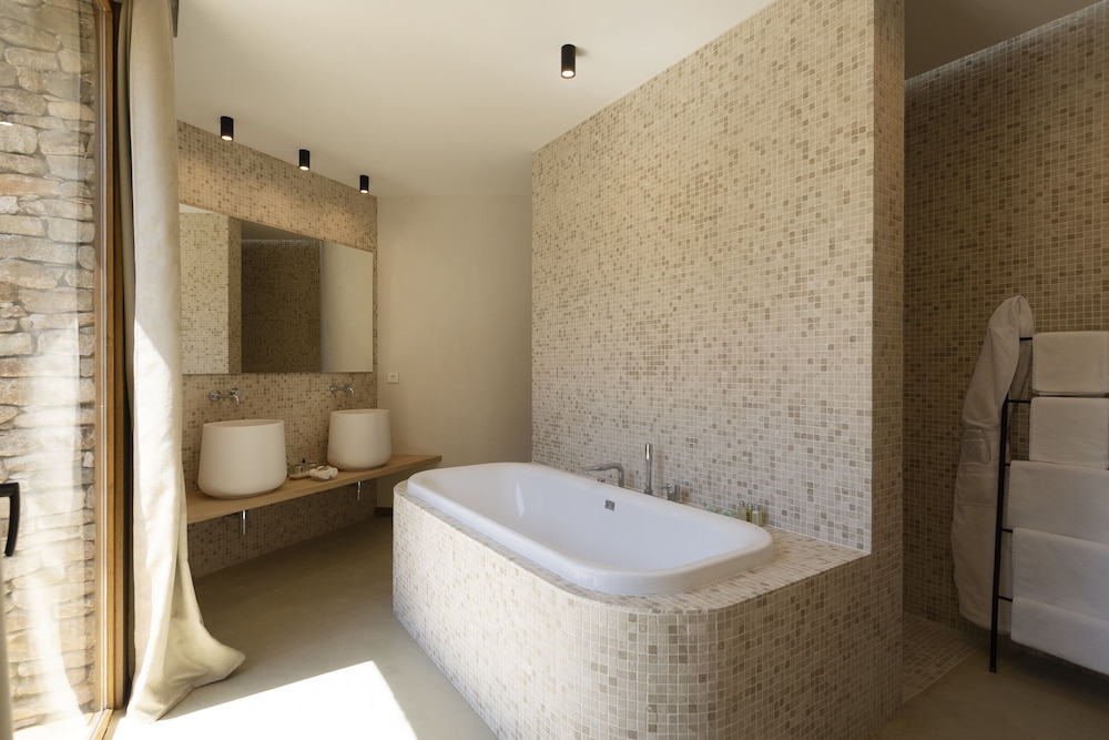 Premium Room, 1 King Bed, Private Pool photo 2