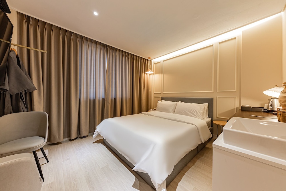 Deluxe Double Room - Photo 3