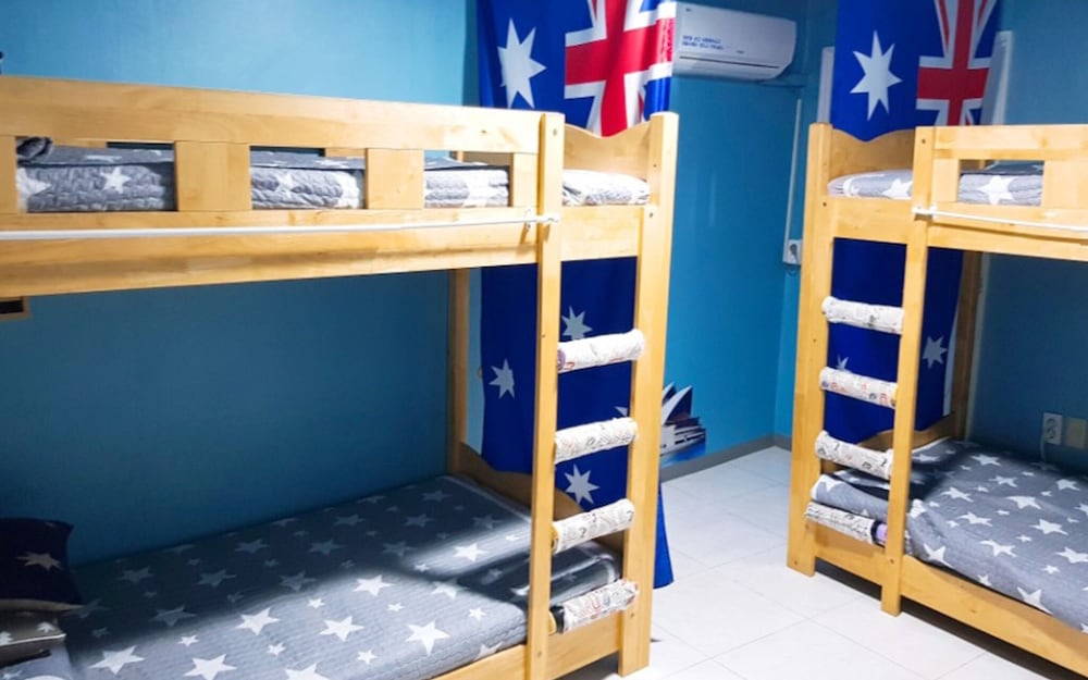 Room (Australian room for 7 people)