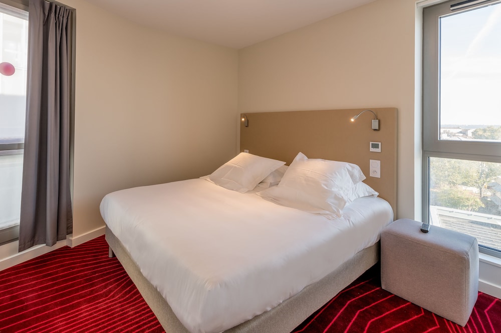 APARTMENT (DOUBLE BED AND SOFA BED)