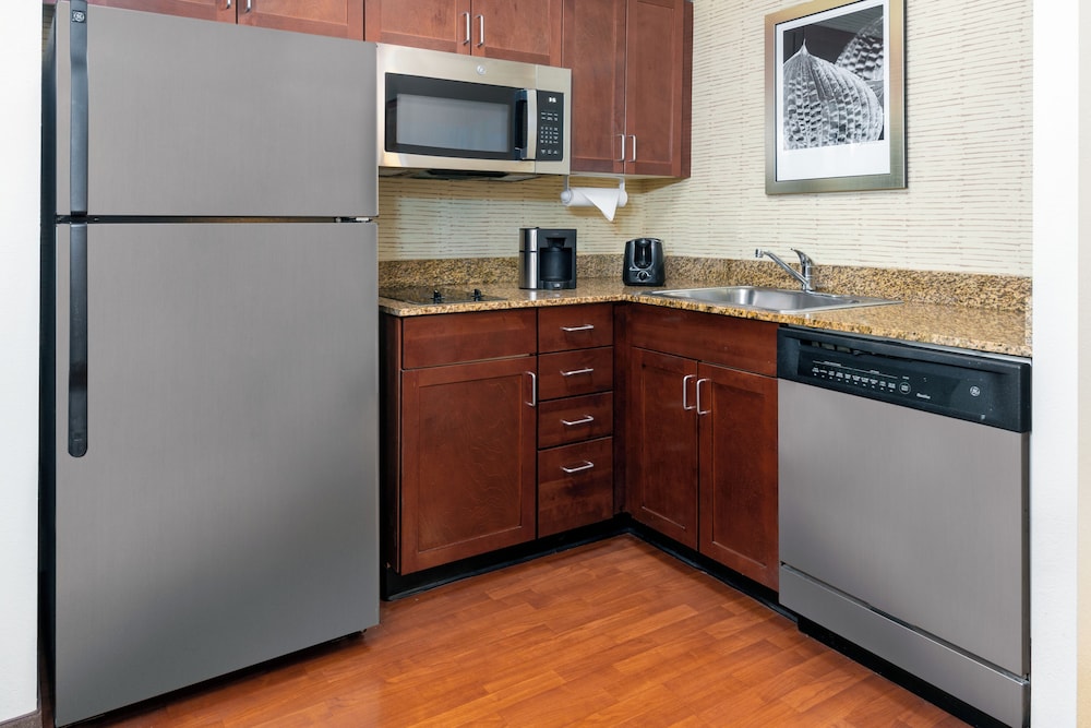 Suite, 1 Bedroom - Photo 7
