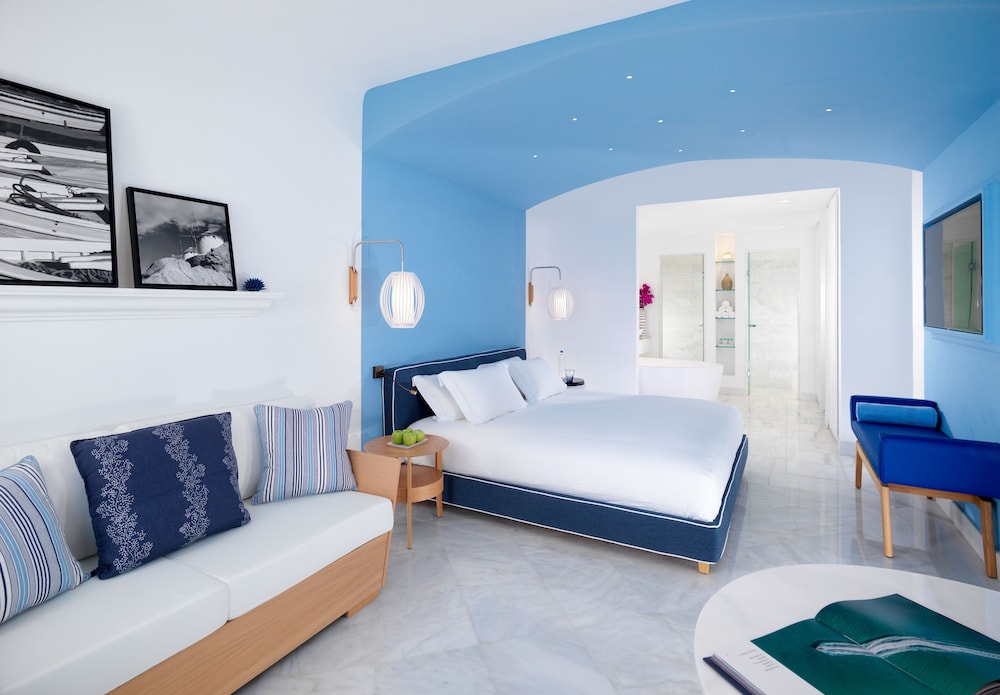 Junior Suite (Seperate Living room)