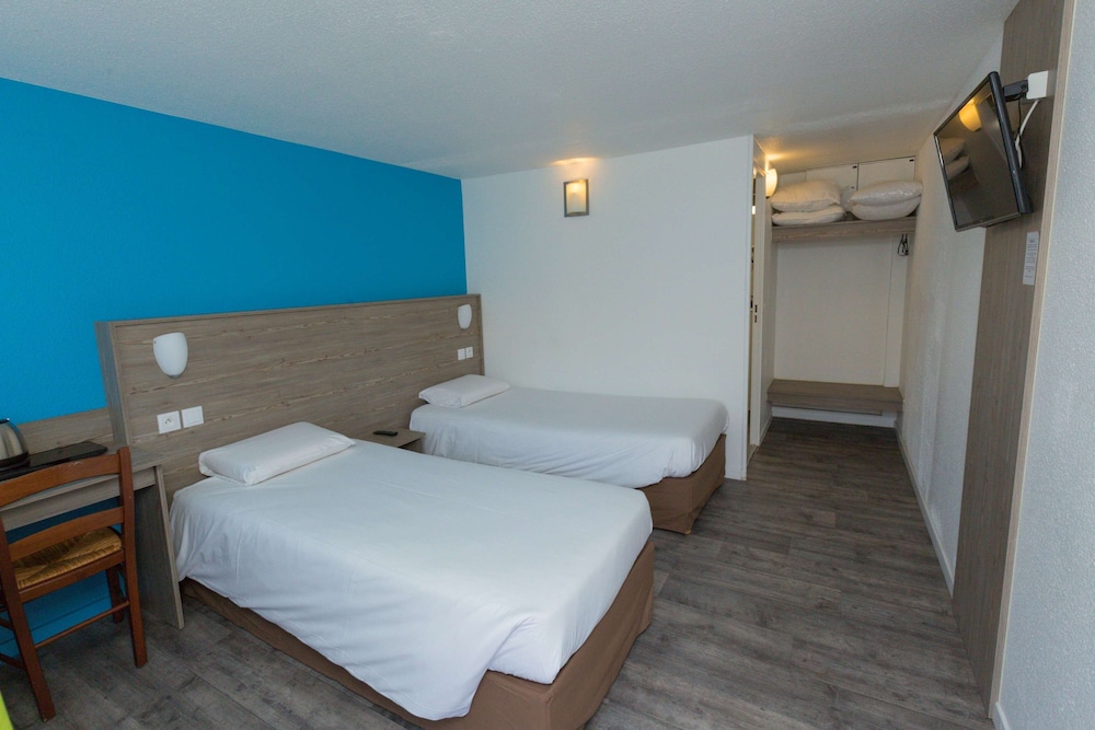 Standard Room, 2 Twin Beds - Photo 5