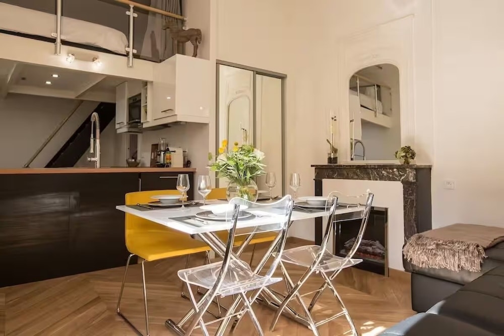 Deluxe Apartment, Courtyard View