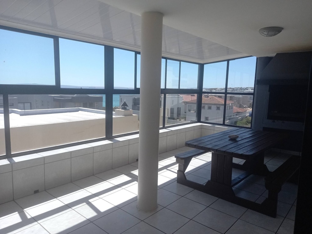 House, 5 Bedrooms, Smoking, Balcony