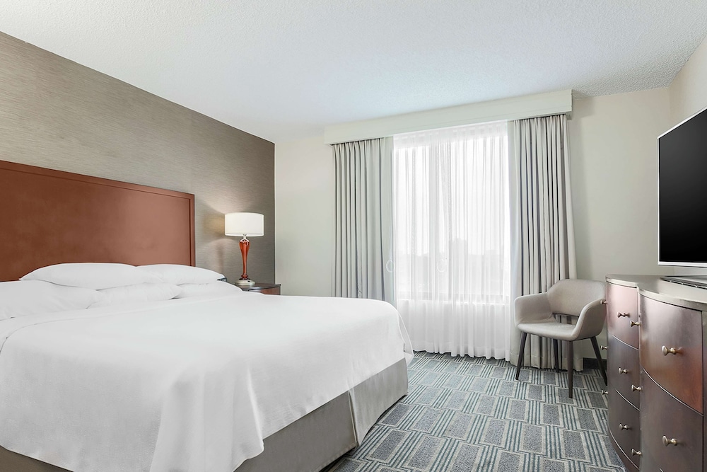 Suite, 1 King Bed, Accessible, Non Smoking (Bathtub) - Photo 2